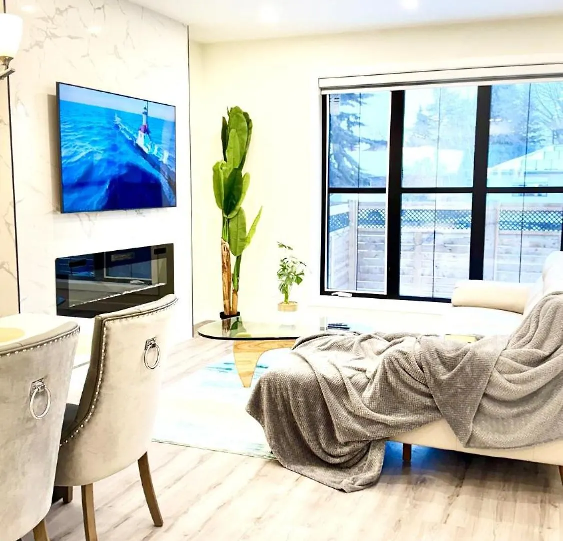 3 Story Luxury Cozy Sleek Home Edmonton