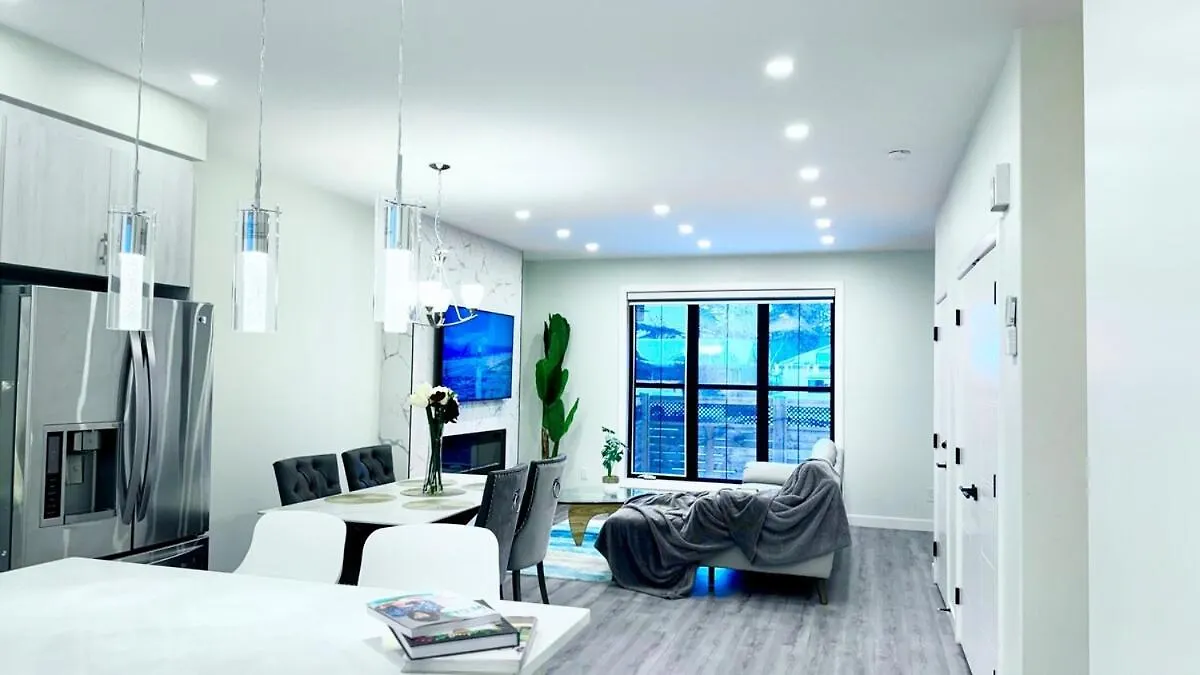 Holiday home 3 Story Luxury Cozy Sleek Home Edmonton