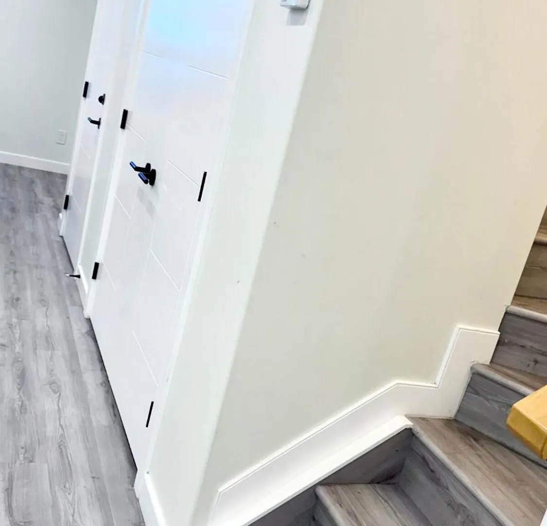 3 Story Luxury Cozy Sleek Home Edmonton