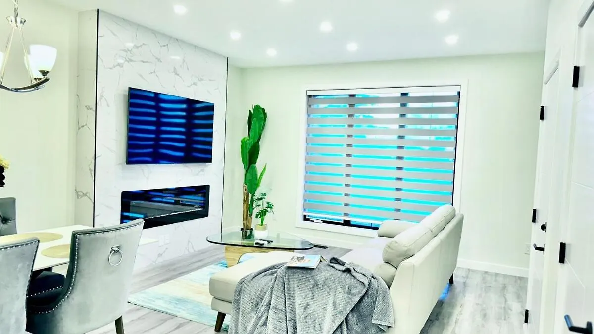 Holiday home 3 Story Luxury Cozy Sleek Home Edmonton Canada