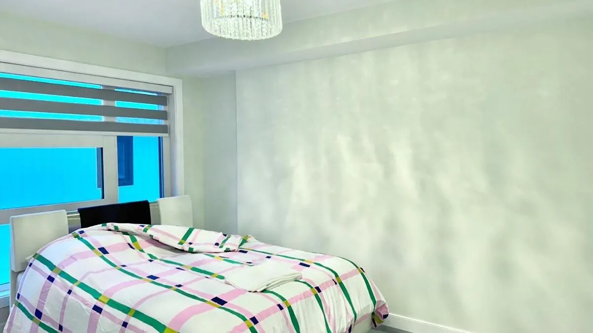 Holiday home 3 Story Luxury Cozy Sleek Home Edmonton
